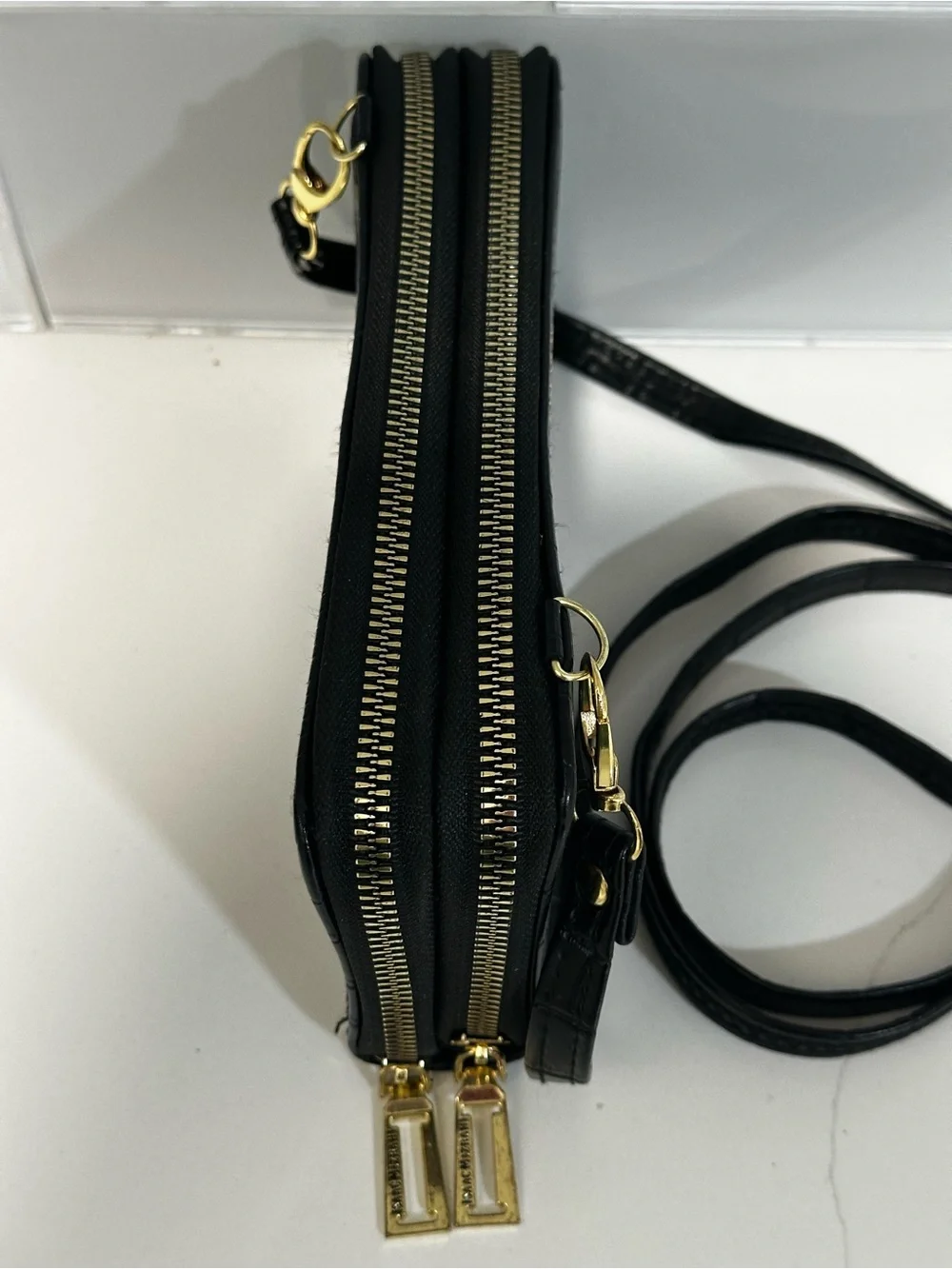 Isaac Mizrahi Women's Paulette Cross Body Wallet Purse Removable Strap Black